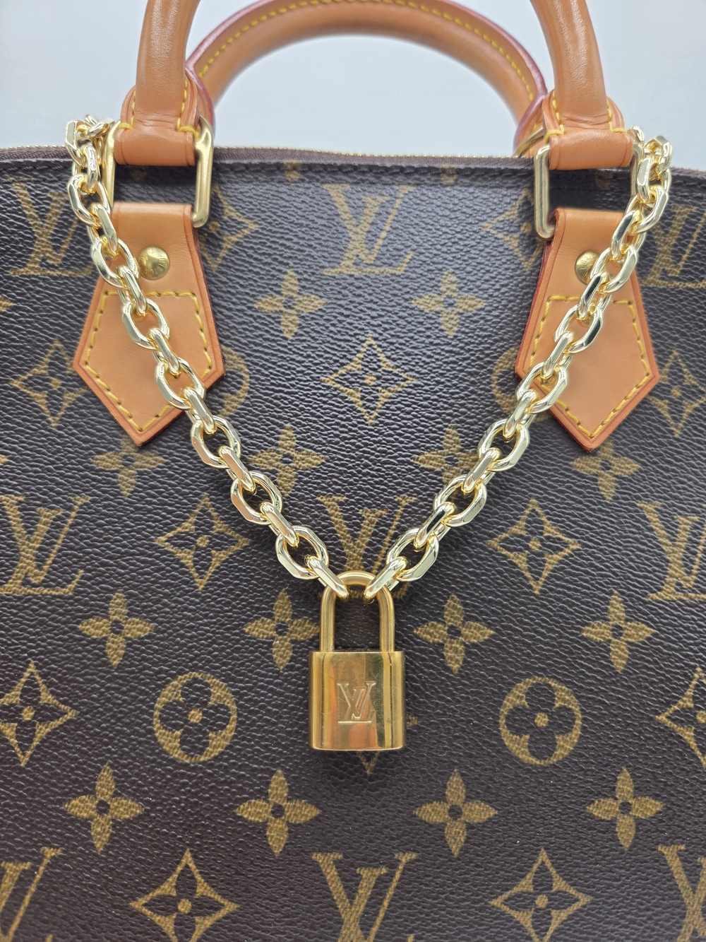 Authentic Louis Vuitton Lock Chunky Chain Statement Necklace 309 Series